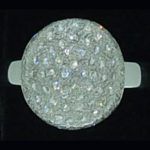 Sortija de oro blanco y brillantes