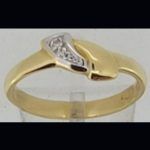 Sortija en oro amarillo con franja en oro blanco
