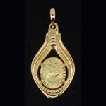 Colgante con medalla de amor