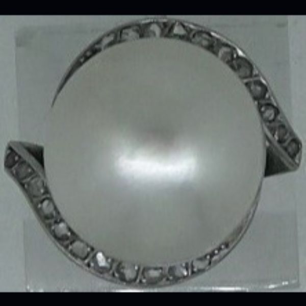 Sorija en oro blanco con perlas y rodeado de brillantes - Imagen 2