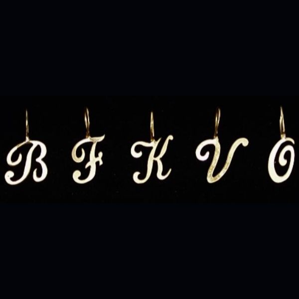 Colgante pequeño letra F en oro amarillo