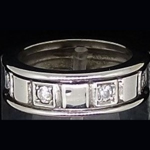 Sortija en oro blanco con brillantes