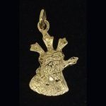 Colgante cristo del Gran poder en oro amarillo