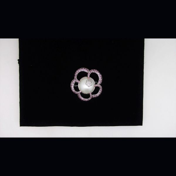 Broche con forma de flor con perlas blanca piedras preciosas de color rosa y brillantes