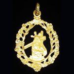 Medalla de tamaño grande calada de Jesus Nazareno en oro amarillo