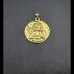 Medalla oro amarillo con imagen de angel