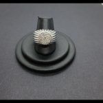 Anillo oro blanco con 8 brillantes de 0,05ctes cada uno : total 0,4 ctes