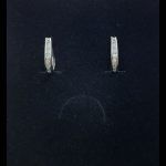 Pendientes oro blanco forma semi argollas con circonitas blancas