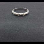 Anillo oro blanco con 4 brillantes de 0,02 qt;total 0,08 qt