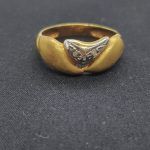 Anillo oro amarillo mate y brillo con puntas de brillantes en oro blanco