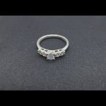 Anillo oro blanco nº 11 con circonitas blancas