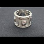 Anillo oro blanco con 3 brillantes de 0,05 qt; total 0,15 qts
