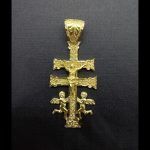 Cruz de caravaca en oro amarillo