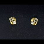 Pendientes oro amarillo con perla y circonitas forma flor