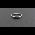 Anillo oro blanco con 11 brillantes de 0,02 qtes; total 0,22 qtes