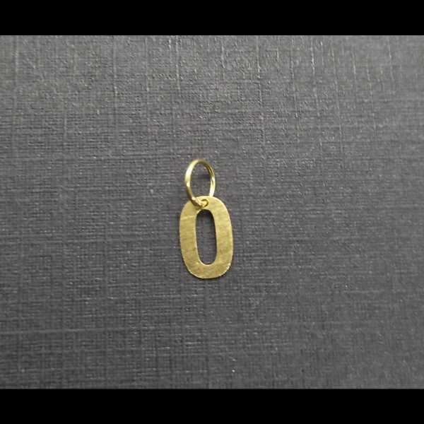 Colgante oro amarillo letra "O"