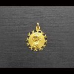 Medalla oro amarillo de la virgen niña