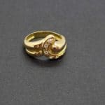 Anillo oro amarillo con circonitas blancas