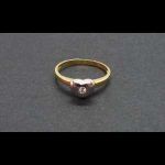 Anillo oro amarillo con forma de corazón en oro blanco y brillante de 0,03qtes