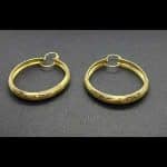 Argollas oro amarillo con dibujos labrados