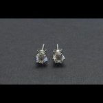Pendientes oro blanco de 14 quilates con piedra "Moissanite" cierre forma mariposa