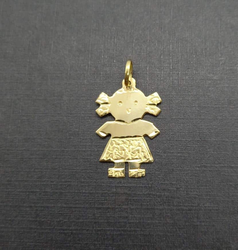 Colgante forma "niña" en oro amarillo