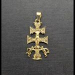 Cruz de Caravaca en oro amarillo de 18k