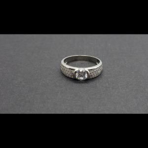 Anillo oro blanco nº 14 de 18k con circonitas blancas
