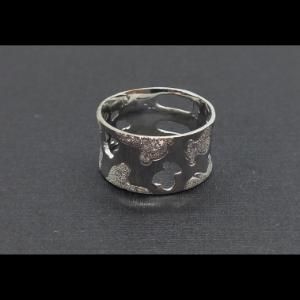 Anillo oro blanco ancho 18k nº16 con dibujos en forma de osos