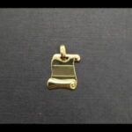Colgante oro amarillo de 18 kt con forma de pergamino