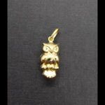Colgante oro amarillo de 18 kt con forma de buho