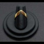 Anillo oro amarillo 18 kt nº 15 con forma de V