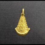 Colgante oro amarillo 18k forma silueta de la Virgen del Rocio