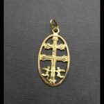 Colgante ovalado oro amarillo 18k de Cruz de Caravaca