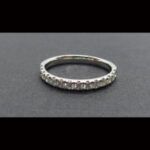 Anillo oro blanco 18k nº 17 con quince brillantes de 0,05qtes cada uno; total 0,75 qtes