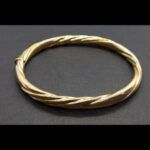 Pulsera ovalada forma torneada en oro amarillo de 18 k
