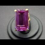 Anillo oro amarillo 18k con piedra grande de color lila nº 13