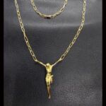 Cadena oro amarillo 18k de 50 cm con colgante de Cristo Crucificado