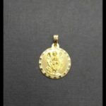 Medalla oro amarillo 18k con imagen de un angel con niño
