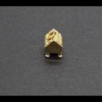 Colgante oro amarillo 18k con forma de casa