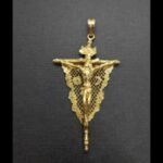 Cruz oro amarillo 18k del Cristo de la Expiracion