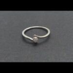 Anillo oro blanco 18k nº 13 con puntas de brillantes