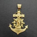 Colgante oro amarillo 18k de Cruz con Cristo marinero