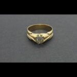 Solitario oro amarillo 18k nº 18 con brillante de 0,50 qt