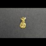 Colgante oro amarillo 18k pequeño de la silueta de Cristo