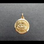 Medalla oro amarillo 18k con imagen del niño Jesús