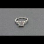 Anillo oro blanco 18k tipo solitario con circonitas nº 13