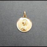 Medalla oro amarillo 18k de la virgen niña