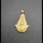 Colgante oro amarillo 18k de la figura de la Virgen del Rocio
