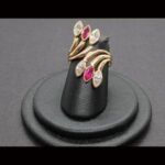 Anillo oro amarillo 18k nº12 alargado formando hojas de circonitas blancas y rosas